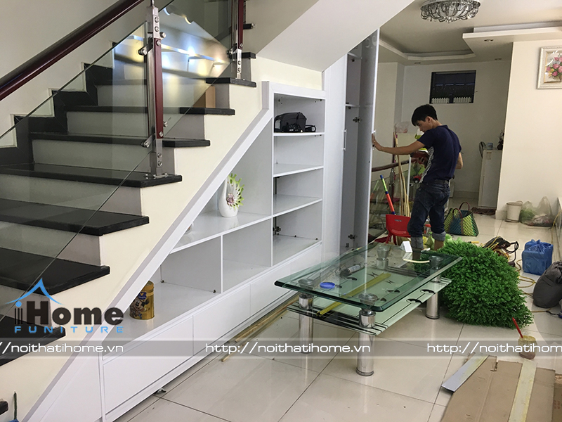 Tủ kệ trang trí vật phẩm 